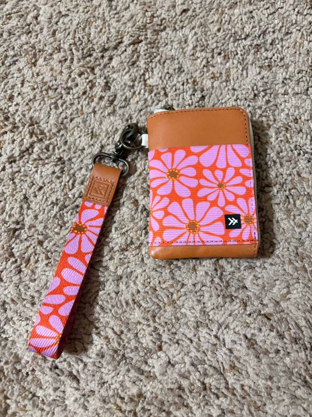 Thread - Floral Wristlet Card Wallet with Pink & Orange Daisy Print